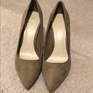 Dark tan pointy toe pumps